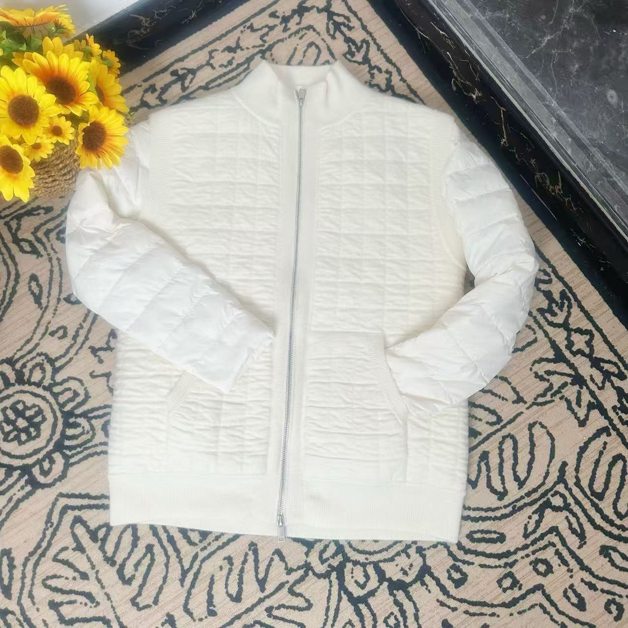 蘑菇英国代 TYZHURA 25新款 白色羊绒马甲羽绒服外套 两件套