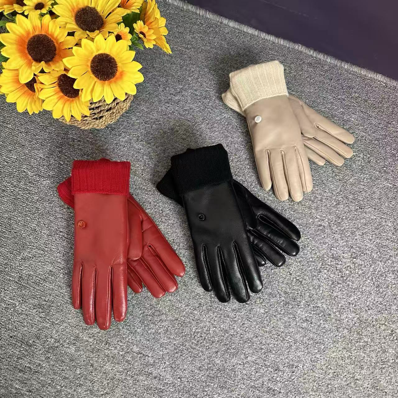 蘑菇英国代 TYZHURA 红色小羊皮内里羊绒手套 两件套 可以分开带