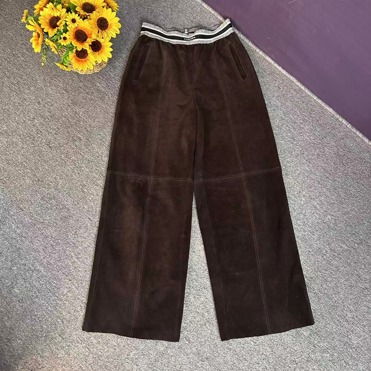 蘑菇英国代 TYZHURA 25早秋 深棕色麂皮后开衩半裙 休闲裤