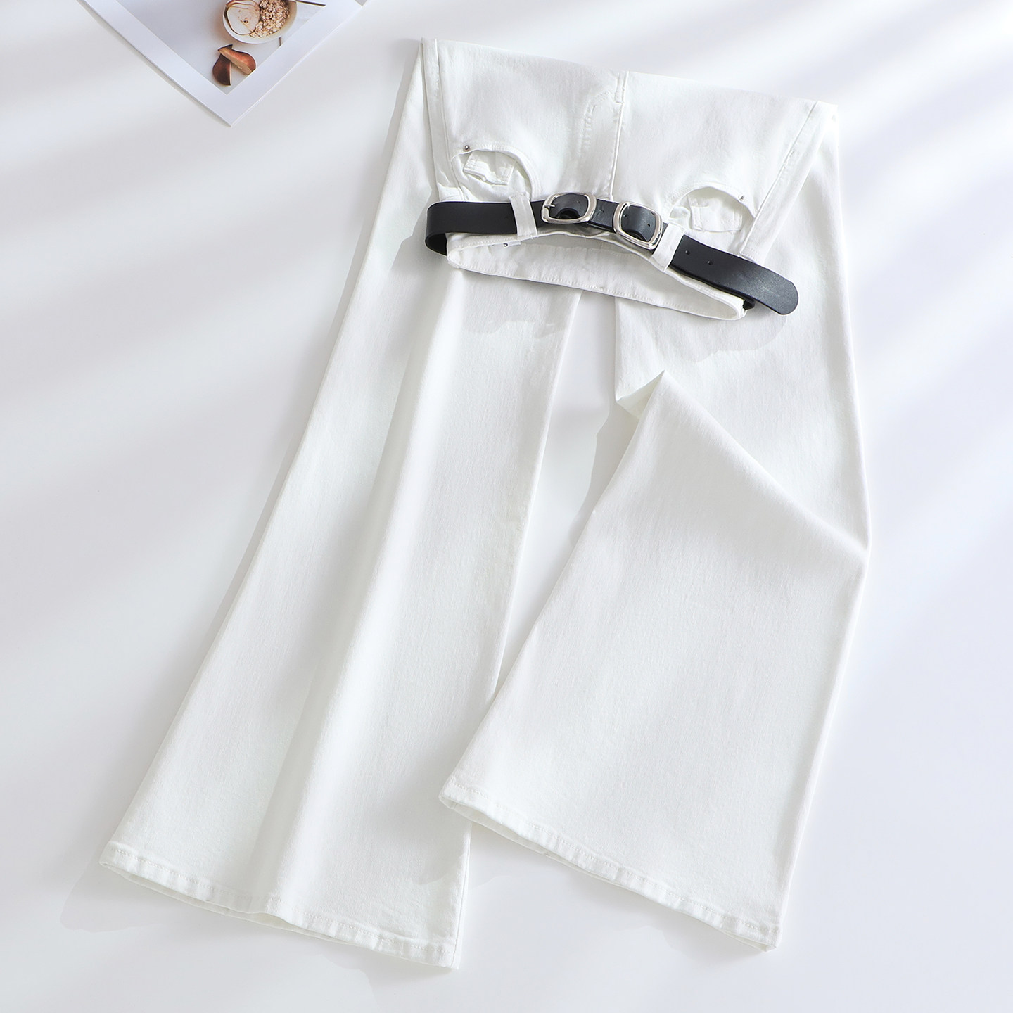 it :CHOCOOLATE白色不贴腿微喇牛仔裤女高腰修身显瘦弹力喇叭裤子