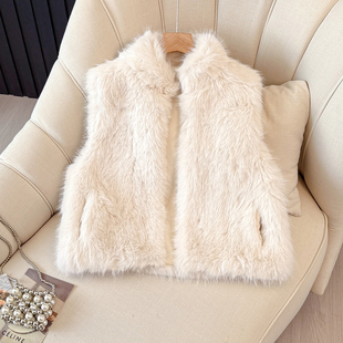新款杏色羊羔毛马甲女短款立领叠穿保暖背心外套毛绒绒无袖上衣