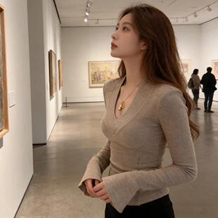 高级感辣妹深V领打底衫女内搭春修身显瘦长袖正肩设计感收腰上衣