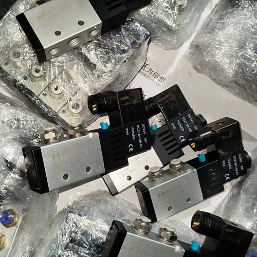 可维修VC210-5D电磁阀DC24V 3W电磁阀，东西如图所议价