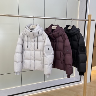 云朵质感零压感2025冬季新款蓬松时尚韩版休闲女连帽短款羽绒服潮