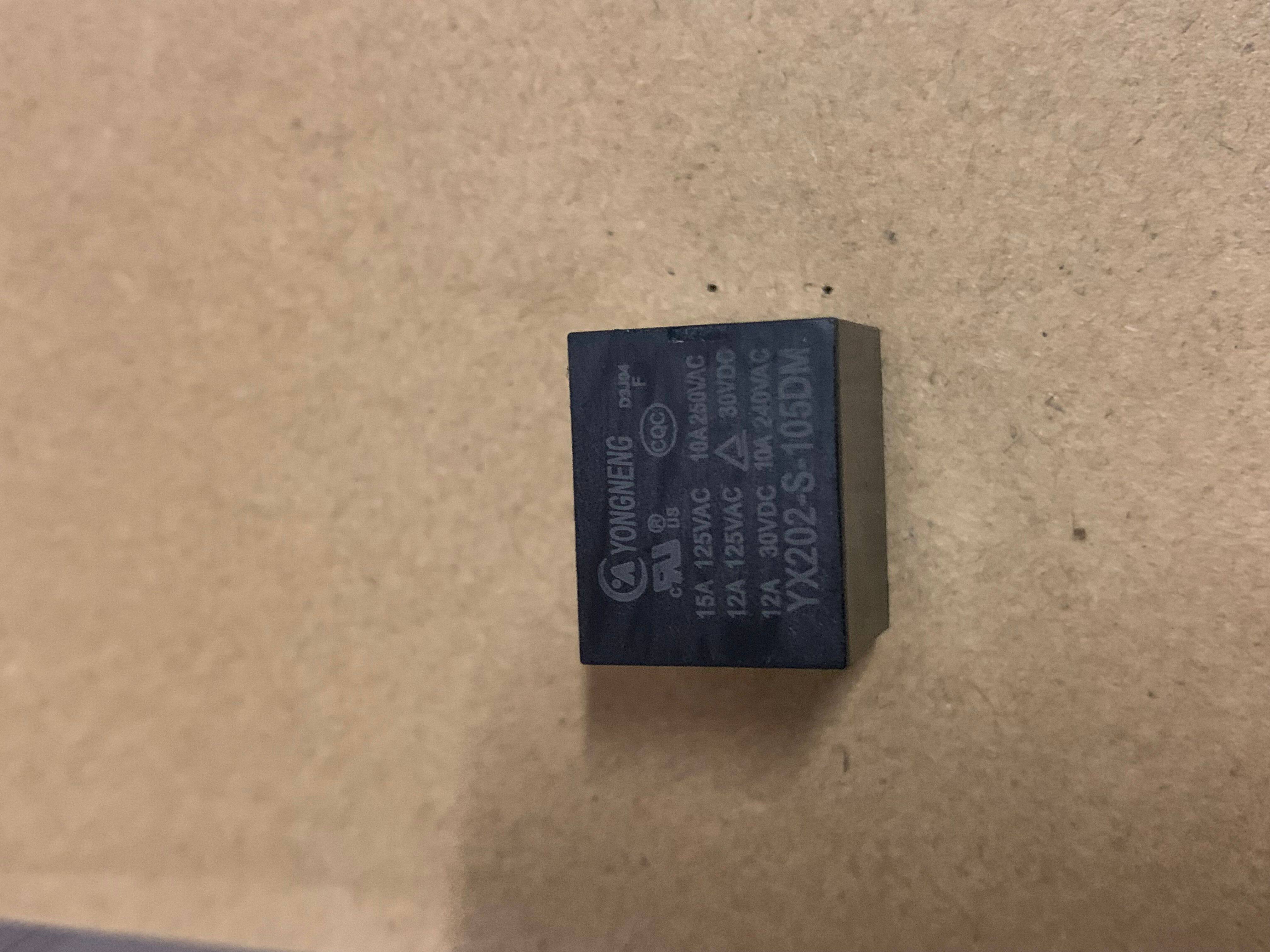 yx202-s-105dm 继电器 4脚
