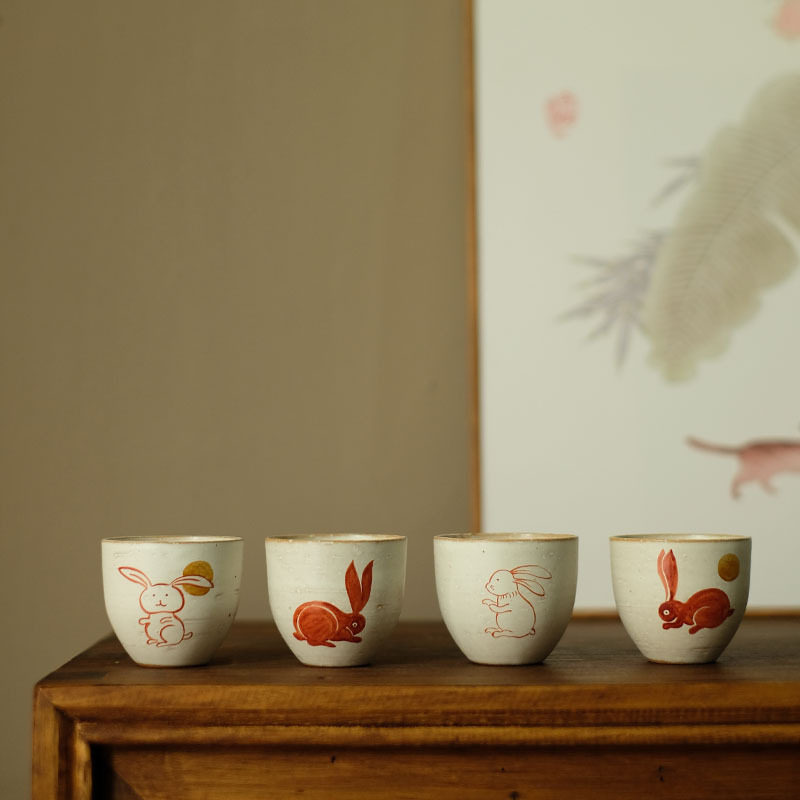 景德镇手拉坯手绘矾红小兔子粉引开片可养陶艺小茶杯文人风品茗杯