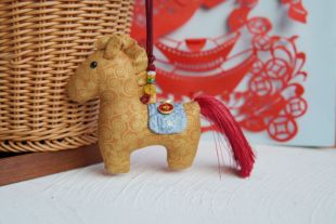 晗颖手工材料包 布艺金黄色生肖马材料包视频教程