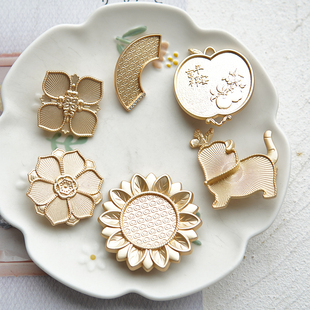 宋锦蓝染刺绣新中式底托包布螺钿点翠底胚猫咪向日葵宝象花胸针