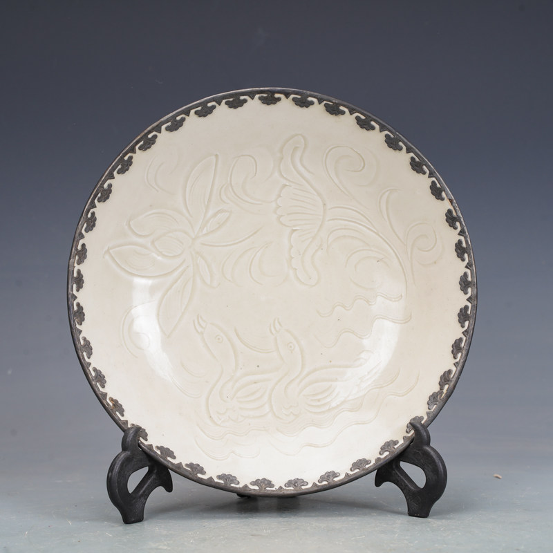 宋瓷收藏定窑白釉雕刻花卉盘古董古玩五大名窑旧货老货收藏摆件