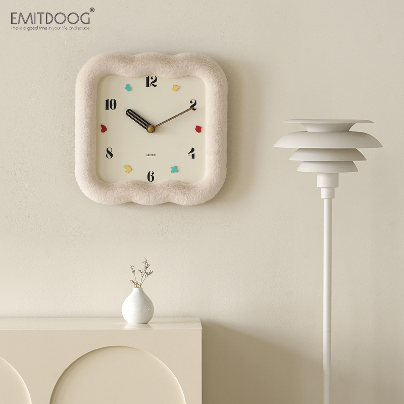 现代简约奶油风小饼干网红挂钟