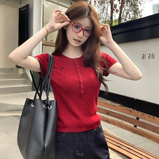 红色短袖针织衫女短款多纽扣半开圆领鲨鱼刺绣小衫夏季洋气上衣