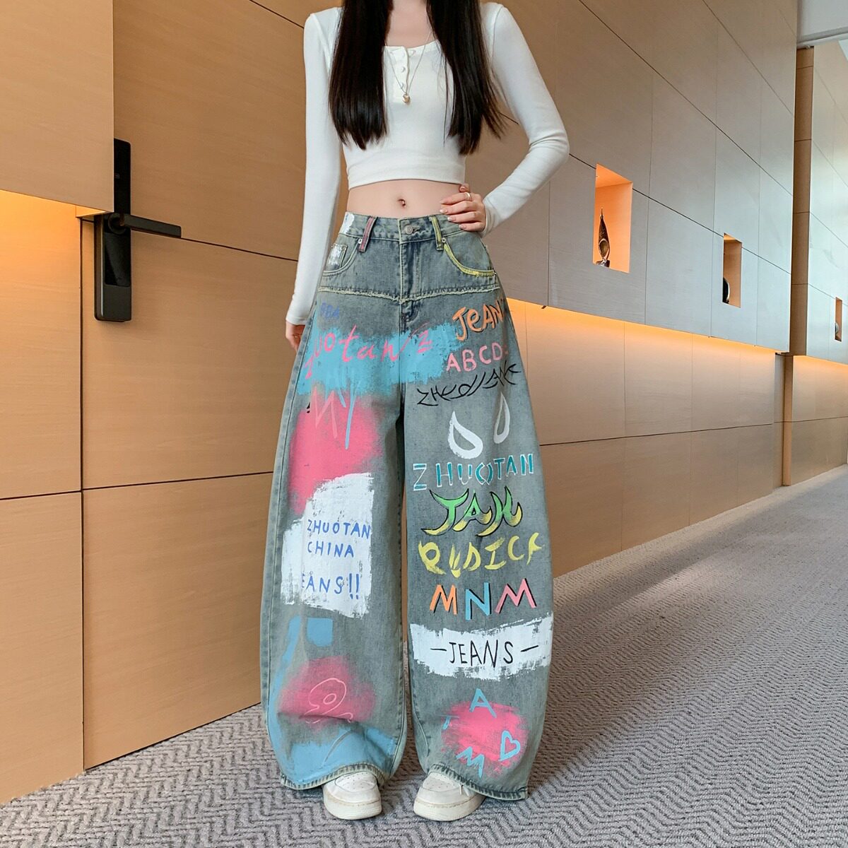 实拍实价美式潮酷弯刀牛仔裤女秋季新款手色涂鸦字母阔腿裤