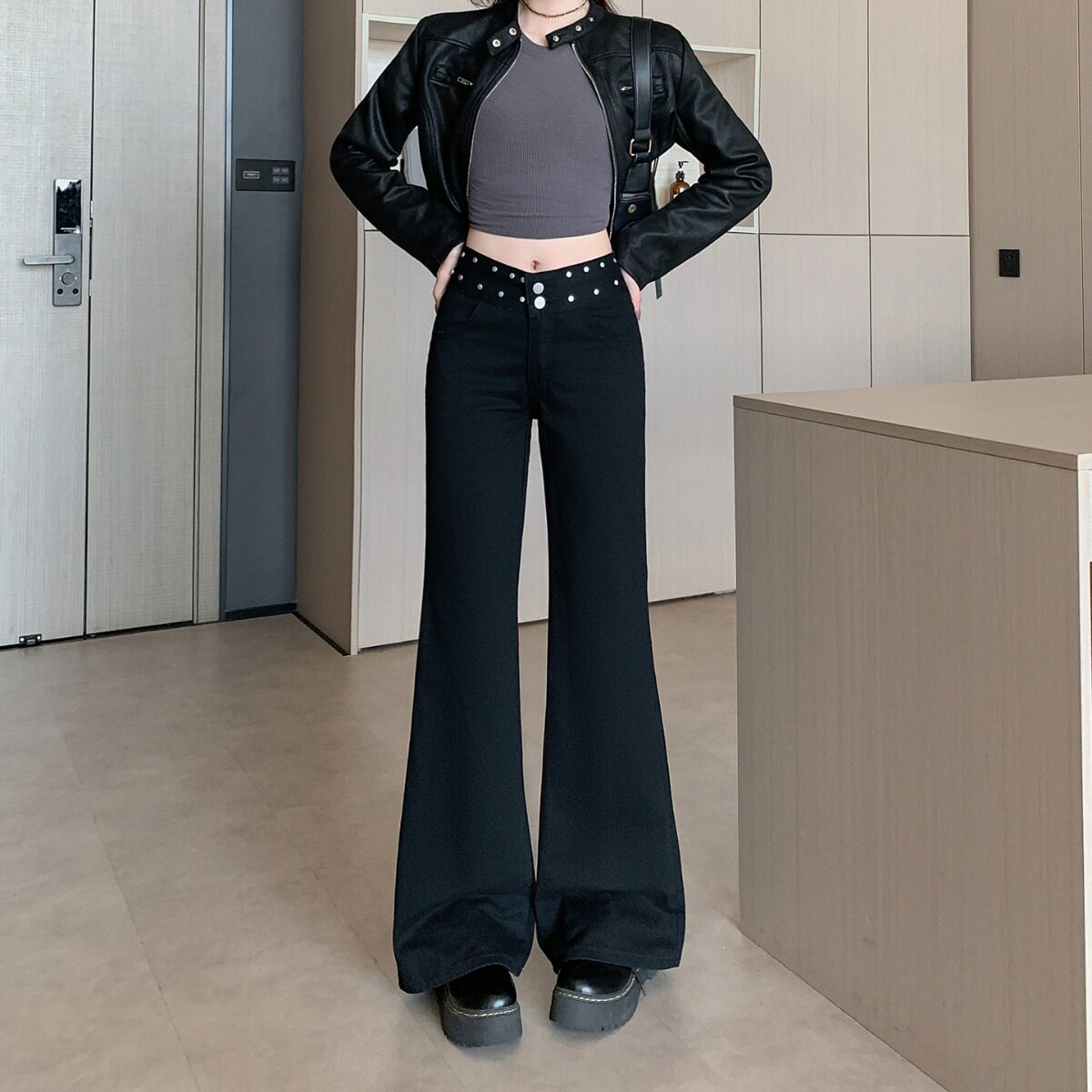 实拍实价美式黑色铆钉低腰微喇牛仔裤女宽松不贴腿直筒喇叭长裤