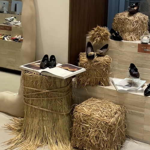 秋季复古草垛装饰橱窗商场服装店铺创意氛围感拍照打卡背景墙摆件