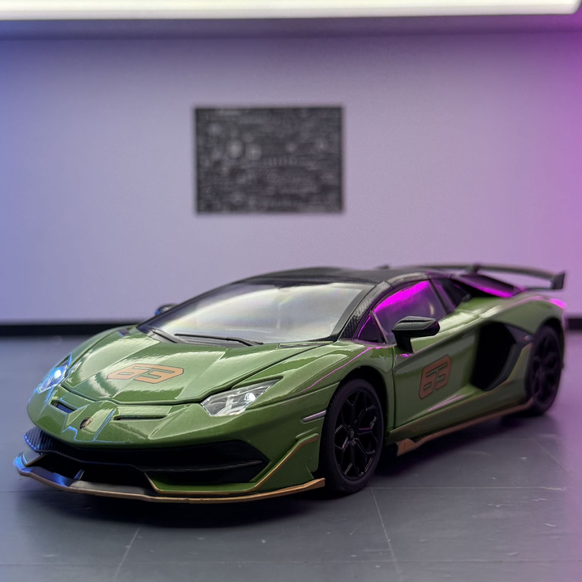 1比24兰博基尼SVJ63合金车模型图片