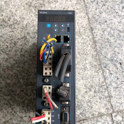 可维修永宏伺服驱动器USDA5-1510R2C00D 5.9KV议价