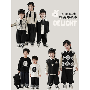 幼悠男童绣标兔兔印花撞色翻领衬衫2026春秋儿童卫衣马甲休闲套装