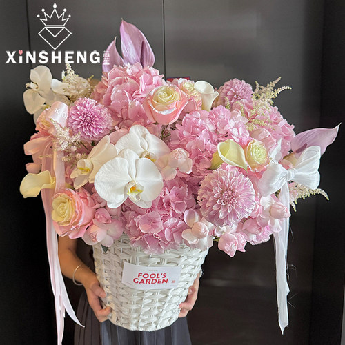 芯苼巨型梦幻白色花篮高雅格调