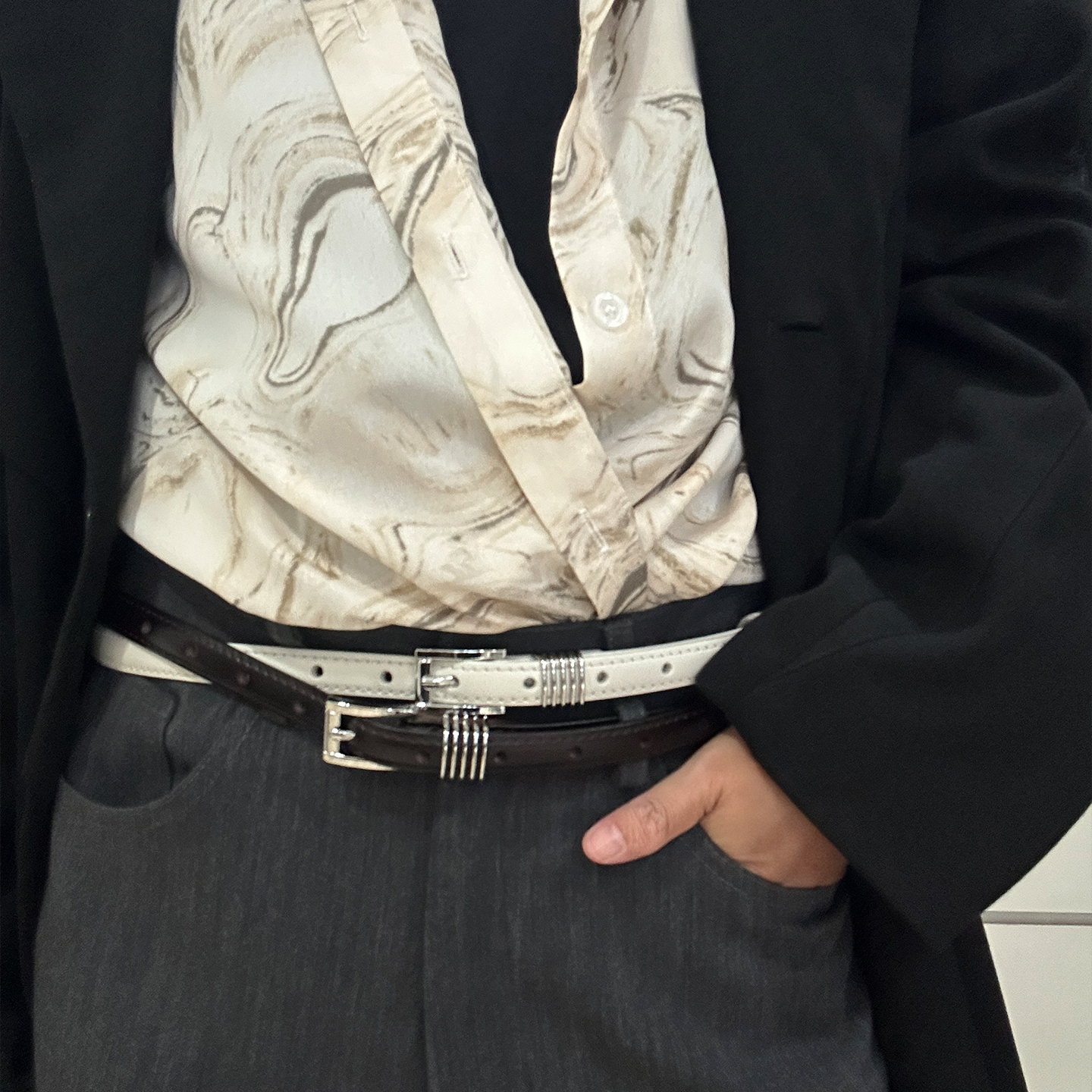 简约休闲百搭银色金属方扣牛皮腰带精细封边起鼓真皮黑白皮带男女