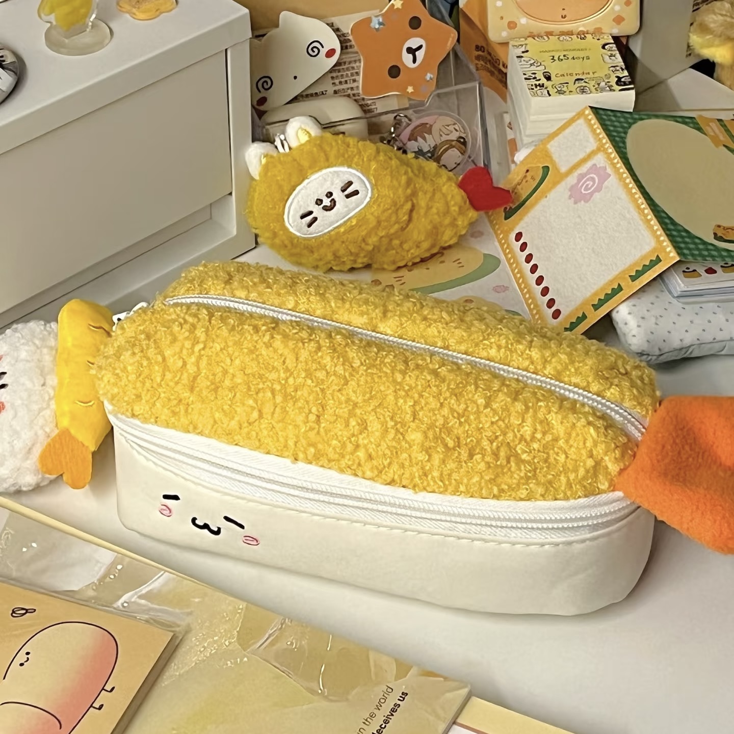 新款创意可爱卡通毛绒炸虾笔袋造型大容量多功能学生文具收纳包