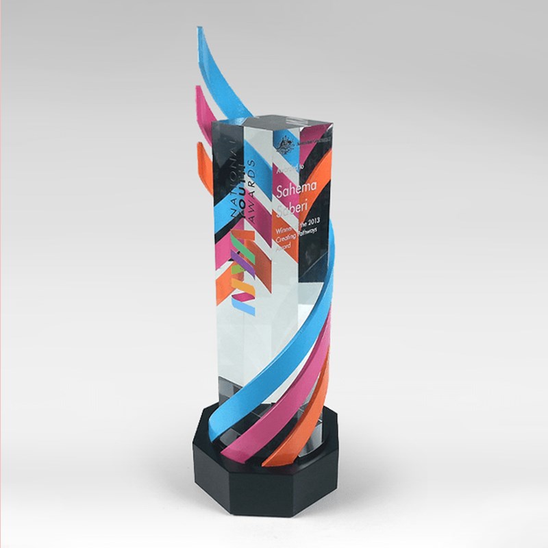 新款新款彩带水晶奖杯定做运动会颁奖开业庆典设S计大赛纪念奖牌