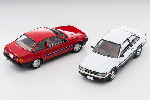 日版TLV N284a b丰田TOYOTA COROLLA LEVIN AE86 85 1/64汽车模型