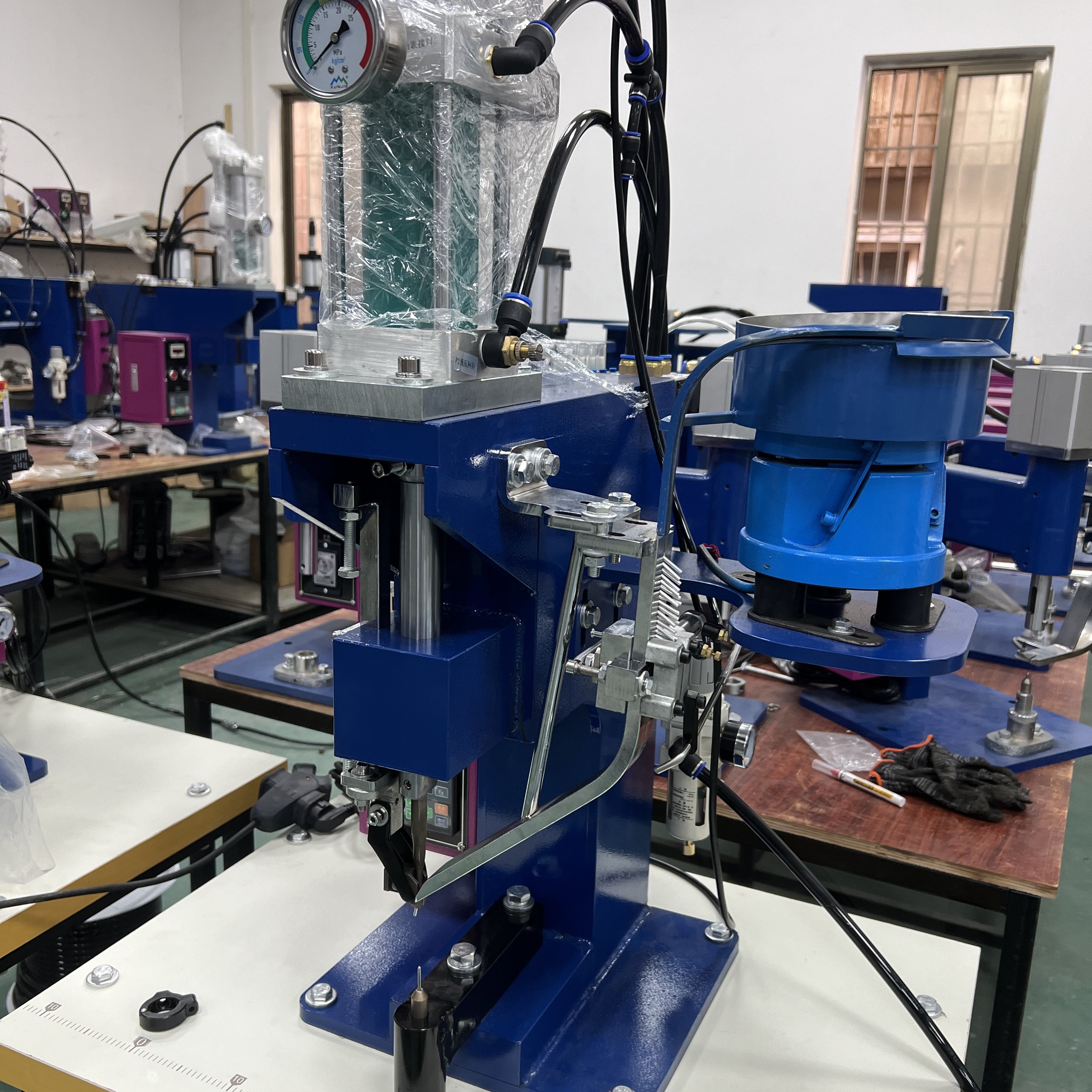 小型气动铆钉机鸡眼机半空心铆钉机五金件铆接机压铆机螺柱拉铆机