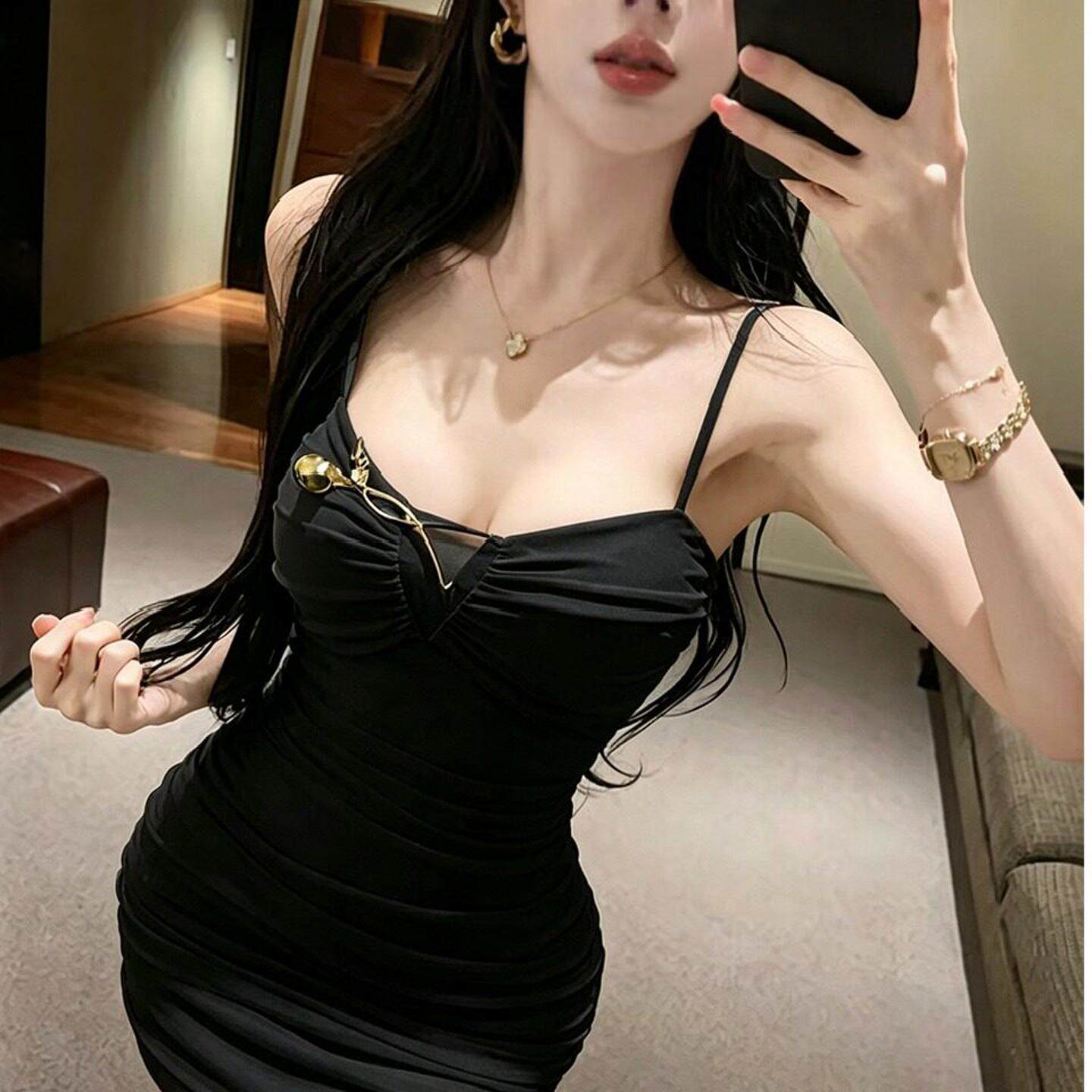 足浴足疗按摩技师工作服性感低胸吊带连衣裙露背褶皱紧身包臀裙子