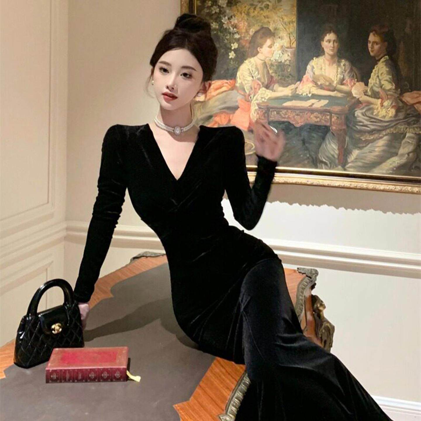秋冬新款性感v交叉修身收腰长袖连衣裙御姐气质鱼尾裙打底中长裙