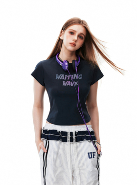 WaitingWave渐变字母logo正肩T恤短袖女辣妹夏季圆领甜酷收腰上衣