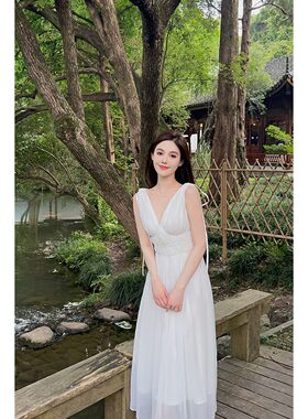 nicky 『限时3折起』白色无袖高腰连衣裙女秋季高级感新款气质