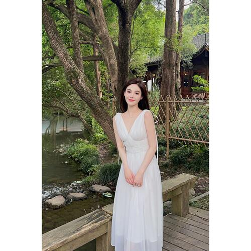 希腊女神白色无袖高腰连衣裙简约