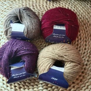 清仓特价 美羊羊满天星彩点羊毛线手编中粗线外套围巾线RL6003star