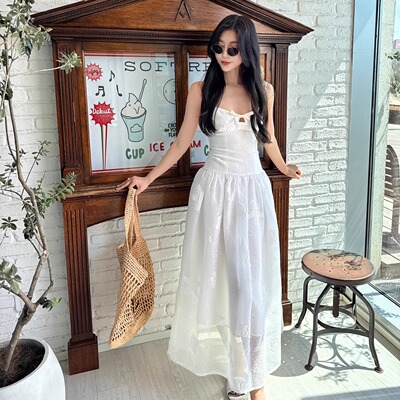 ESTER HSU 25SS 苎麻绣花收身吊带连衣裙