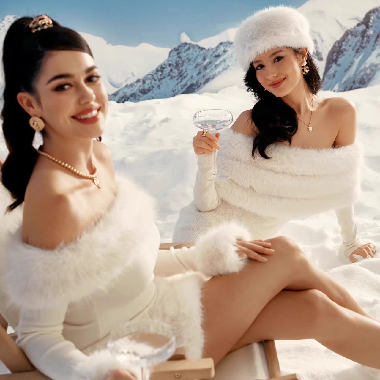 Nana Jacqueline 25SS滑雪系列 一字肩毛毛蛋糕连衣裙