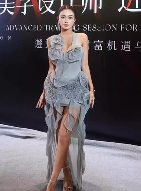 MUST HAVE 25SS  不规则肩带立体花朵开衩连衣裙