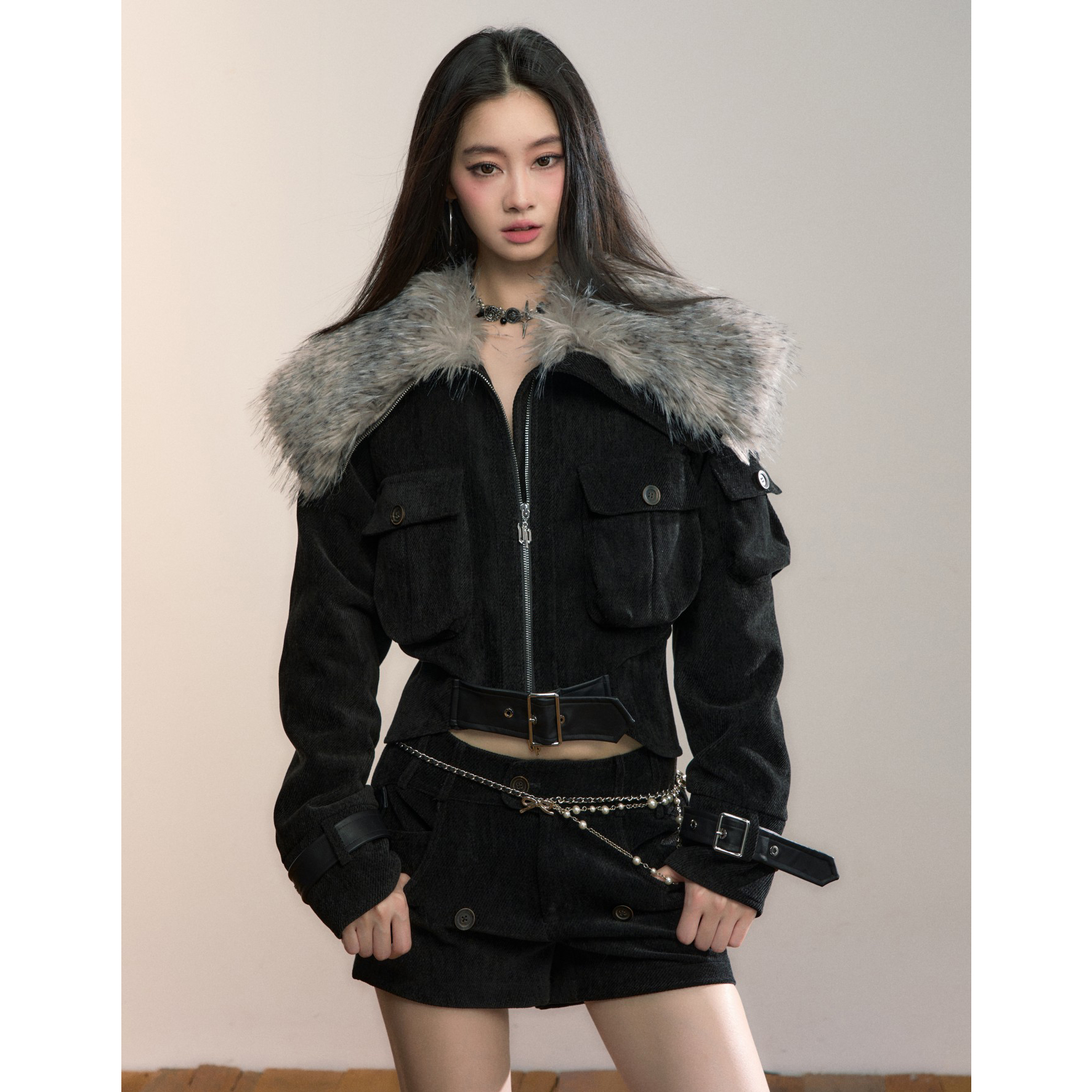 VIAPITTI设计感加宽大毛领一体灯芯绒加厚短款外套