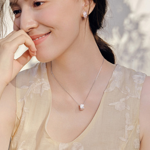 【新品】abyb蝴蝶万花筒项链高级感轻奢锁骨链女款2025新款