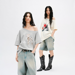 现货 MARKGONG 26SS 小羊喝奶斜开肩短袖T恤