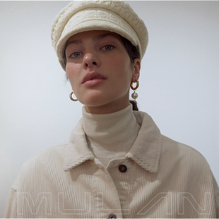 乌克兰设计师Ruslan Baginskiy年秋冬米色菱形格纹报童帽