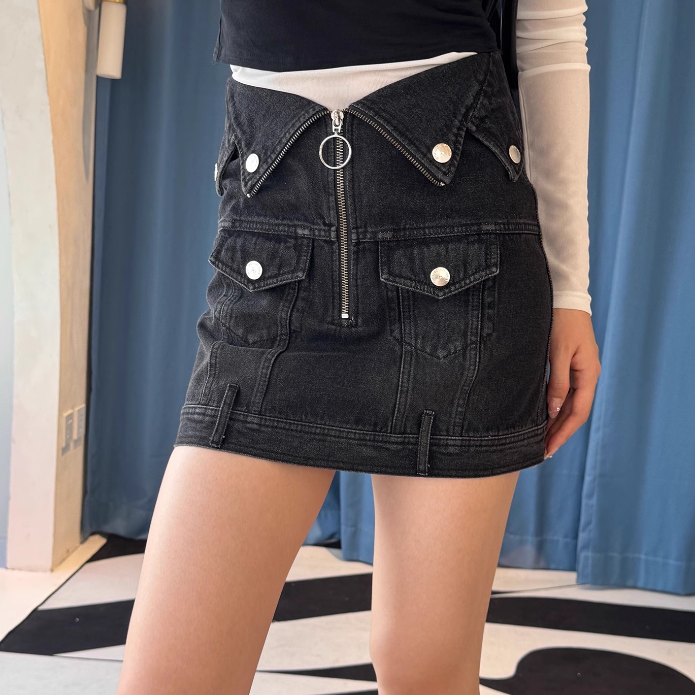 【清货4折】欧阳丹CHRISOU BY DAN高腰拉链A字短裙 黑色T恤