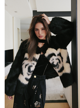 【清货折】LUMING ROOM 秋冬丝绒挂脖连体上⾐烫⾦玫瑰印花⽜仔裤