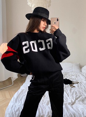 【五折】GCDS 时尚LOGO宽松羊毛毛衣 DanielleGuizio黑色工装裤