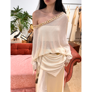新品 26春季 钉珠饰边亚麻混纺斜肩宽松针织上衣 ZHI 现货XU