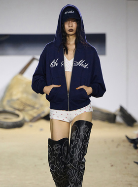 MARKGONG 26SS 字母绣花黑色拉链卫衣