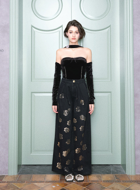 LUMING ROOM 2S秋冬新款丝绒挂脖连体上⾐烫⾦玫瑰印花⽜仔裤