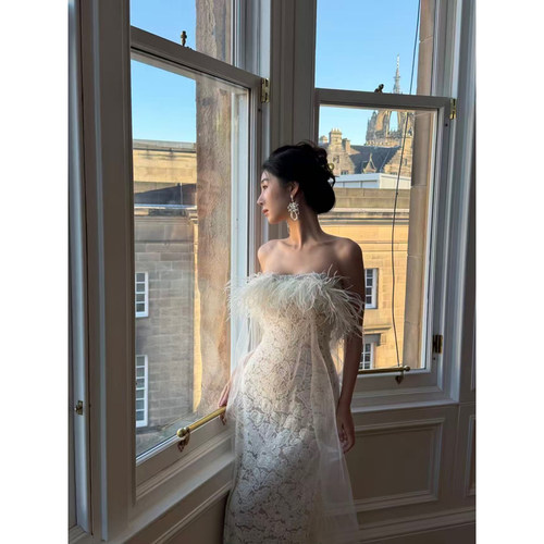 【现货】Tension Archive 清透网纱针织紧身羽毛钉珠抹胸裙