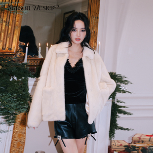 MaisonWester24秋冬新款女装内搭外穿减龄气质黑色丝绒花领吊带