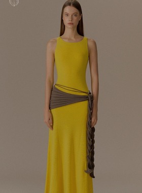 o cloche code_肩头纽扣连衣长裙_90%美丽奴羊毛10%弹力纤维