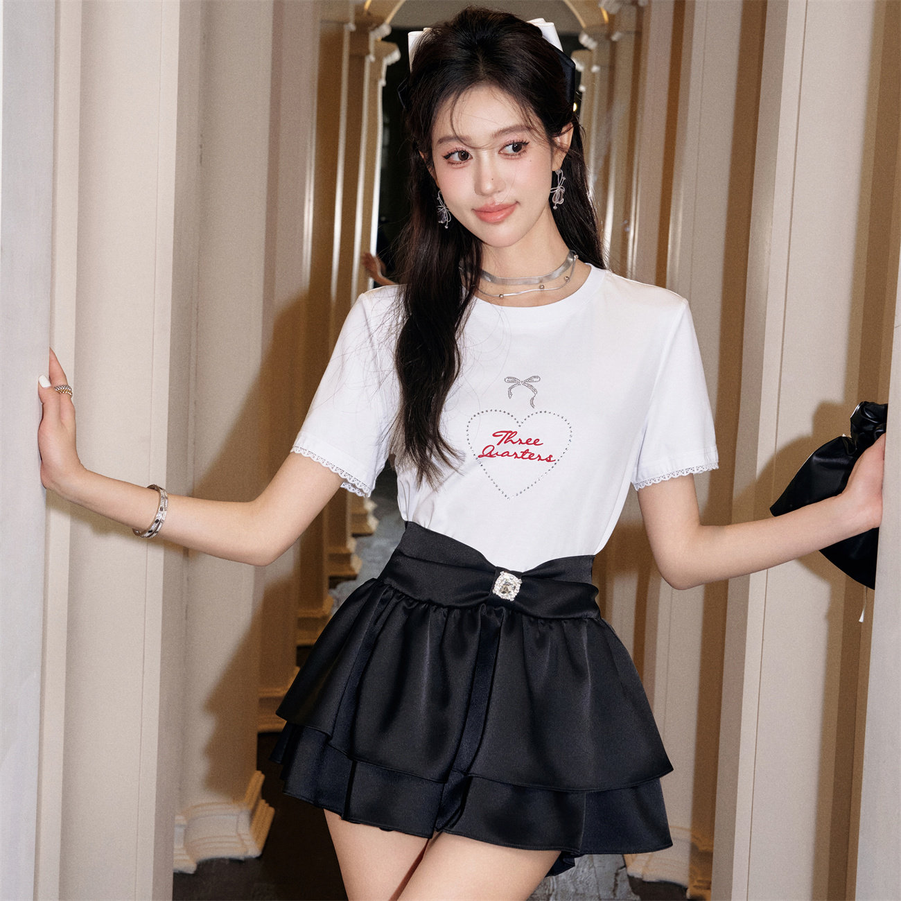 three quarters 24夏季黑色爱心烫钻logo印花蕾丝袖口t恤木兰合集
